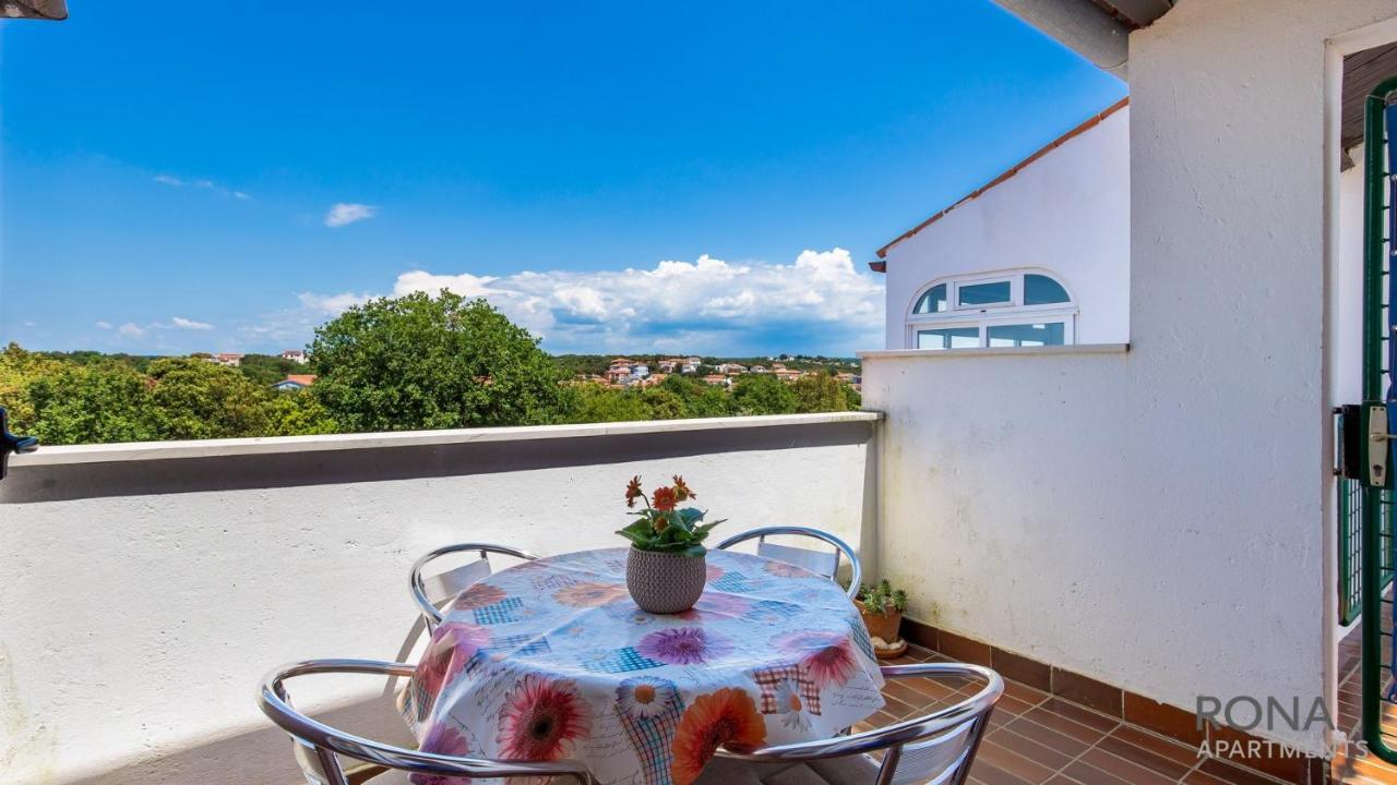 Rona Apartment Zdravko Барбарига Экстерьер фото